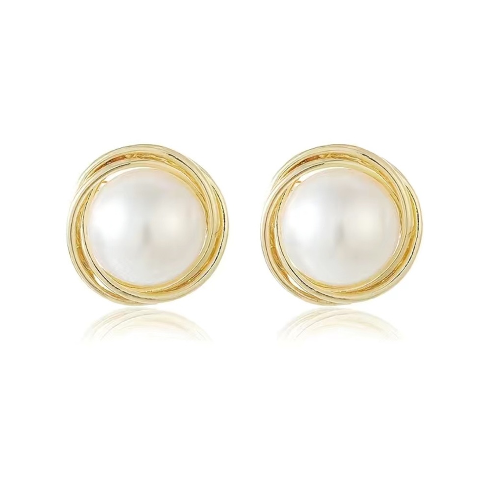 BRAND NEW 14K Gold Plated Vintage Bright Large Faux Pearl Stud Earrings 1Pair - Picture 5 of 5